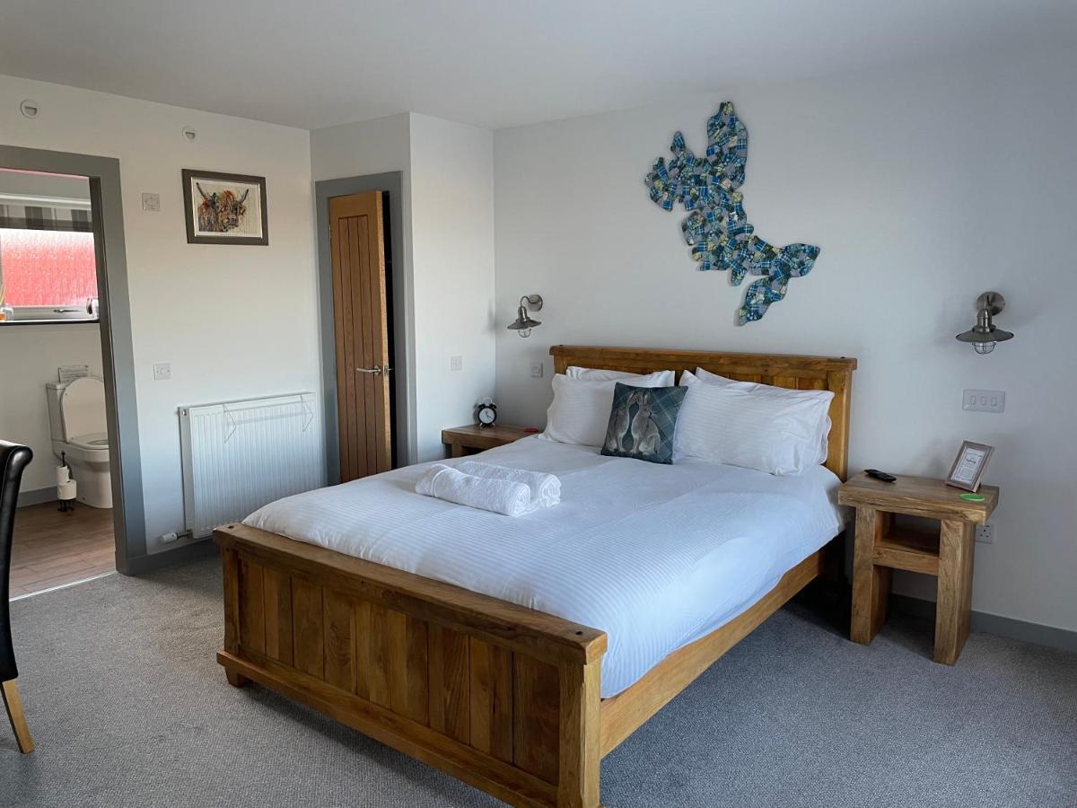 Вілла The Bridge Self Catering Kilmaluag Екстер'єр фото